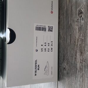 Lululemon womens Blissfeel size 8 shoe